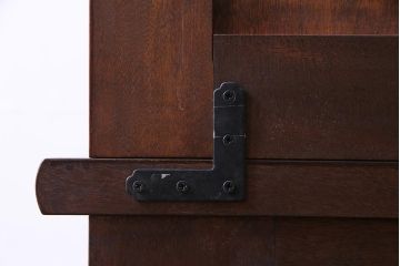 中古　松本民芸家具　西洋家具のような佇まいの食器棚(キャビネット、収納棚)(定価約110万円)