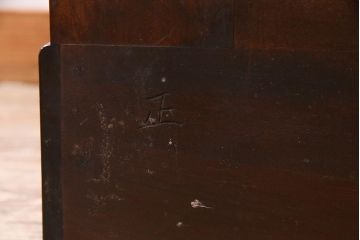 中古　松本民芸家具　西洋家具のような佇まいの食器棚(キャビネット、収納棚)(定価約110万円)