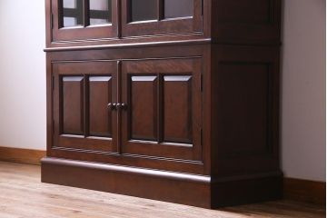 中古　松本民芸家具　洗練されたシックなデザインのE型書棚(本箱、飾り棚、キャビネット、収納棚)(定価約62万5千円)