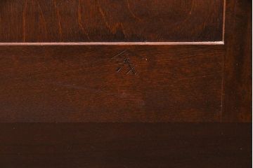 中古　松本民芸家具　洗練されたシックなデザインのE型書棚(本箱、飾り棚、キャビネット、収納棚)(定価約62万5千円)