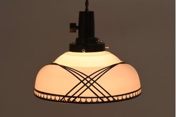 昭和期　装飾の透かしが和の雰囲気を高めるシェード(吊り下げ照明、天井照明)