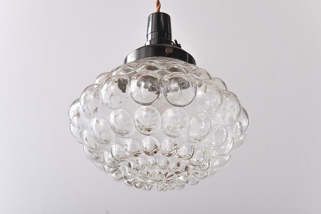 昭和中期　和洋どちらの空間にも合わせやすいガラスグローブのペンダントライト(天井照明、吊り下げ照明)