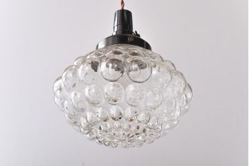 昭和中期　和洋どちらの空間にも合わせやすいガラスグローブのペンダントライト(天井照明、吊り下げ照明)