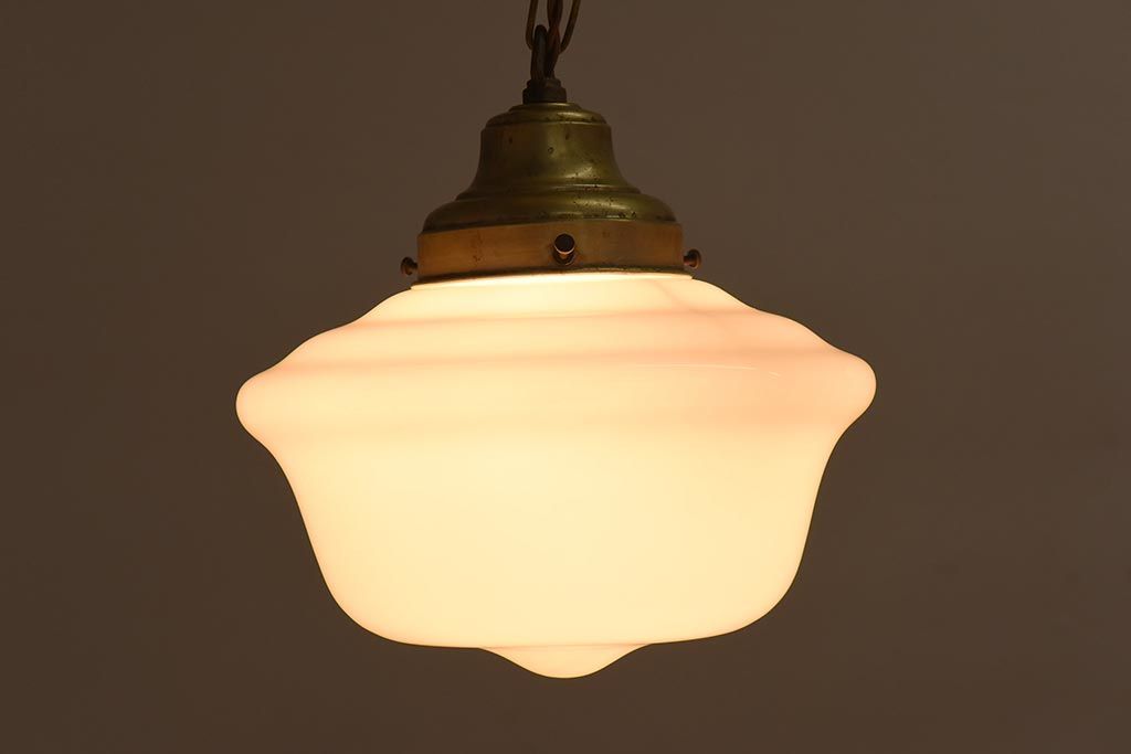 和製アンティーク　乳白色のガラスが柔らかな印象のペンダントライト(天井照明、吊り下げ照明)