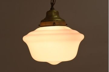 和製アンティーク　乳白色のガラスが柔らかな印象のペンダントライト(天井照明、吊り下げ照明)