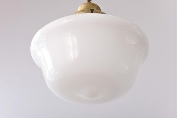 和製アンティーク　乳白色のガラスが柔らかな印象のペンダントライト(天井照明、吊り下げ照明)