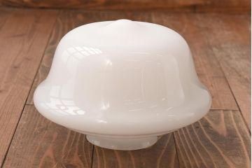 和製アンティーク　乳白色のガラスが柔らかな印象のペンダントライト(天井照明、吊り下げ照明)