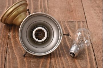 和製アンティーク　乳白色のガラスが柔らかな印象のペンダントライト(天井照明、吊り下げ照明)