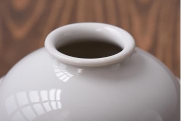 オールドノリタケ・則武(日陶)　落ち着いた色味の小花が可憐な印象与えるシェード(ペンダントライト、吊り下げ照明)