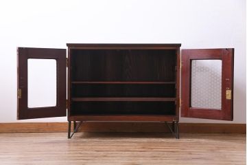 レトロ家具　和製アンティーク　前面ケヤキ材　オリジナルガラス入り　レトロな趣き溢れる観音開きのローボード(リビングボード、収納棚)