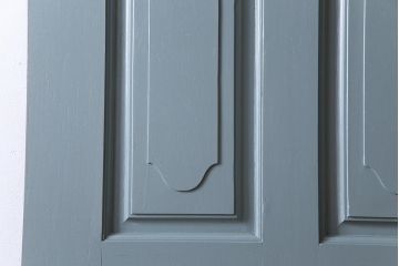 ペイント建具　DIY　花のレリーフが目を引くフレンチなドア(扉、建具)(1)