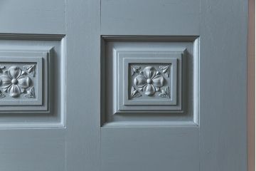 ペイント建具　DIY　花のレリーフが目を引くフレンチなドア(扉、建具)(2)