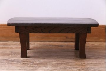 アンティーク雑貨　昭和レトロ　小振りなサイズが可愛らしい豆ちゃぶ台(飾り台、花台)