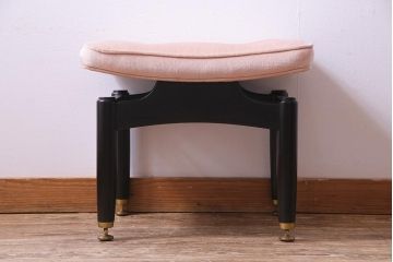 ヴィンテージ家具 北欧ビンテージ G-PLAN Tola&Black(トラー&ブラック) 洗練された佇まいが魅力的なスツール(オットマン、椅子、クッションチェア)