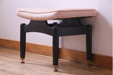 ヴィンテージ家具 北欧ビンテージ G-PLAN Tola&Black(トラー&ブラック) 洗練された佇まいが魅力的なスツール(オットマン、椅子、クッションチェア)