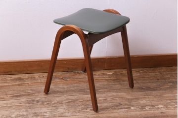 ヴィンテージ家具　ビンテージ　秋田木工　ブナ材　シンプルなデザインがお洒落なスタッキングスツール(スツール、椅子)