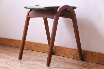 ヴィンテージ家具　ビンテージ　秋田木工　ブナ材　シンプルなデザインがお洒落なスタッキングスツール(スツール、椅子)