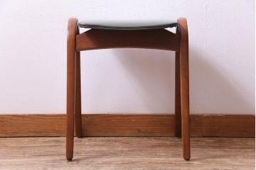ヴィンテージ家具　ビンテージ　秋田木工　ブナ材　シンプルなデザインがお洒落なスタッキングスツール(スツール、椅子)