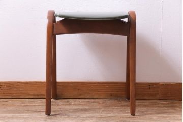 ヴィンテージ家具　ビンテージ　秋田木工　ブナ材　シンプルなデザインがお洒落なスタッキングスツール(スツール、椅子)(2)