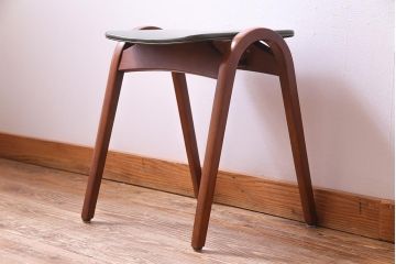 ヴィンテージ家具　ビンテージ　秋田木工　ブナ材　シンプルなデザインがお洒落なスタッキングスツール(スツール、椅子)(2)
