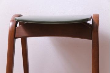 ヴィンテージ家具　ビンテージ　秋田木工　ブナ材　シンプルなデザインがお洒落なスタッキングスツール(スツール、椅子)(2)