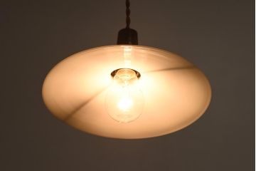 昭和レトロ　戦前　昔懐かしいデザインの平笠シェード(吊り下げ照明、天井照明、ペンダントライト)