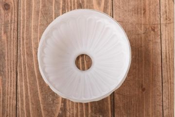 和製アンティーク　陽刻ガラス　品のあるデザインがお洒落なペンダントライト(シェード、吊り下げ照明)