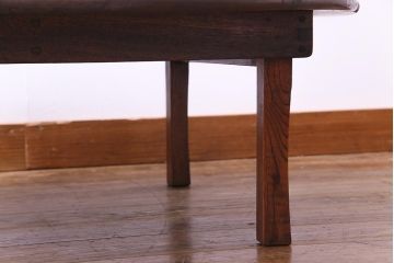 アンティーク家具　和製アンティーク　栓材　折り畳み式　赤みを帯びた古い木肌が味わい深い丸ちゃぶ台(座卓、ローテーブル)