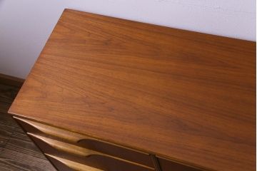 北欧家具 A.H McINTOSH(マッキントッシュ)　洗練されたデザインと機能性が魅力のローボード(リビングボード、ダイニングボード)