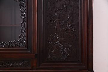 中古　民芸家具　唐木 花梨材　凝った意匠が存在感を放つサイドボード(キャビネット、飾り棚、カリン材)(定価約180万円)