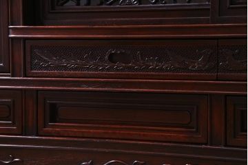 中古　民芸家具　唐木 花梨材　凝った意匠が存在感を放つサイドボード(キャビネット、飾り棚、カリン材)(定価約180万円)