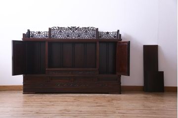 中古　民芸家具　唐木 花梨材　凝った意匠が存在感を放つサイドボード(キャビネット、飾り棚、カリン材)(定価約180万円)