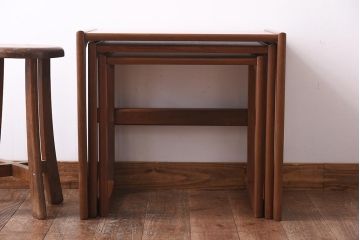 北欧家具　G-PLAN　チーク材　木のぬくもりが感じられるネストテーブル(サイドテーブル)