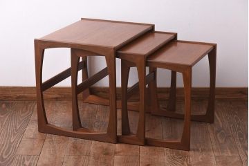 北欧家具　G-PLAN　チーク材　木のぬくもりが感じられるネストテーブル(サイドテーブル)