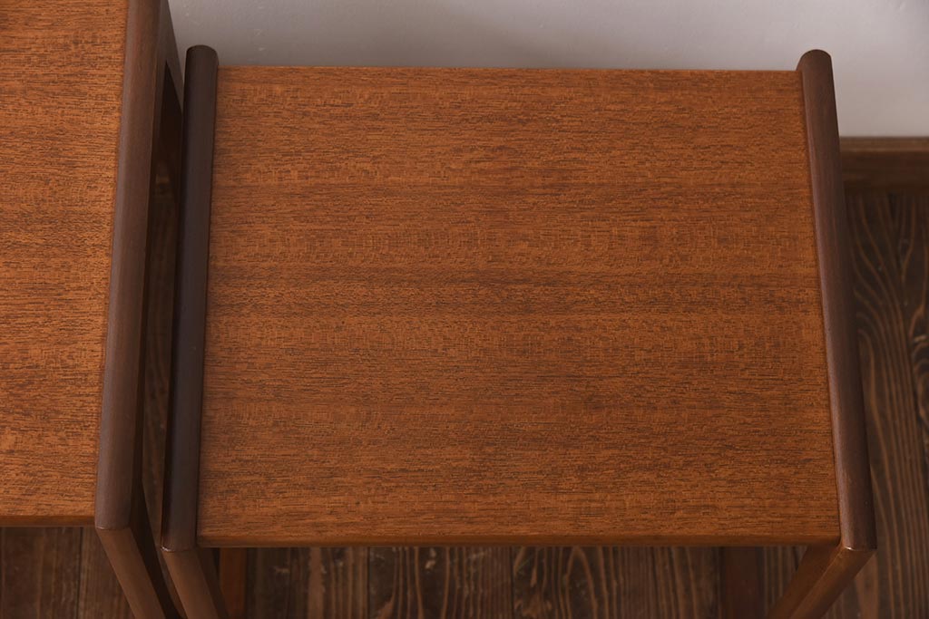 北欧家具　G-PLAN　チーク材　木のぬくもりが感じられるネストテーブル(サイドテーブル)