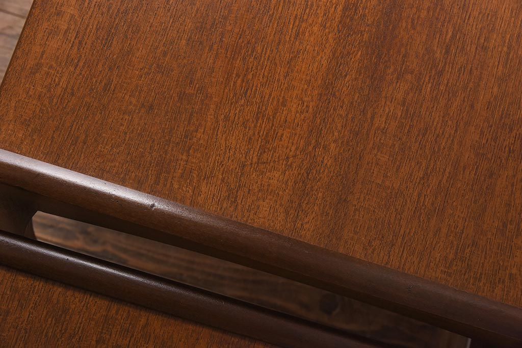 北欧家具　G-PLAN　チーク材　木のぬくもりが感じられるネストテーブル(サイドテーブル)