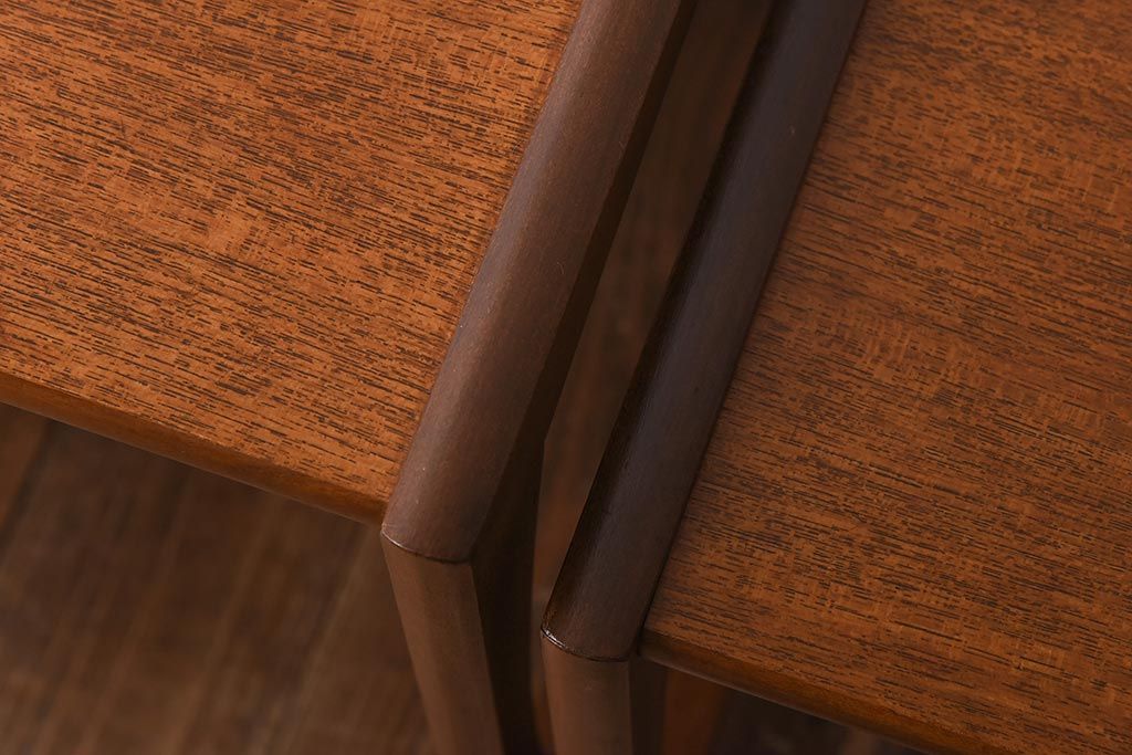 北欧家具　G-PLAN　チーク材　木のぬくもりが感じられるネストテーブル(サイドテーブル)