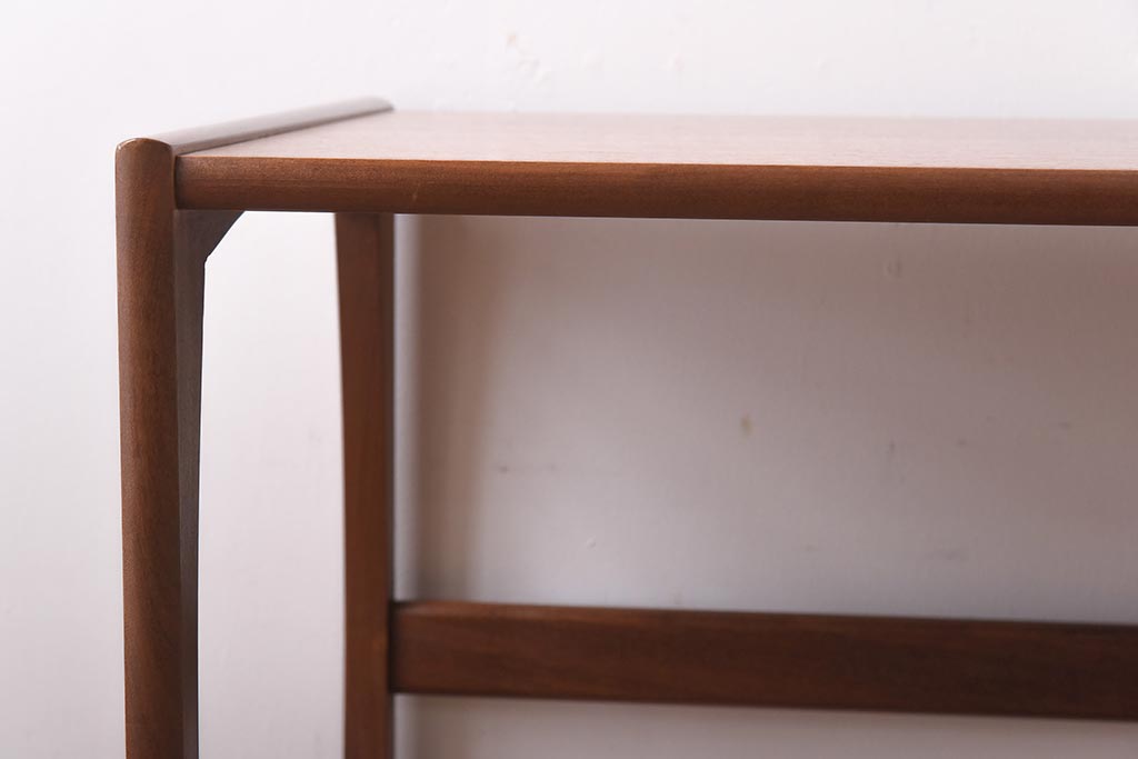 北欧家具　G-PLAN　チーク材　木のぬくもりが感じられるネストテーブル(サイドテーブル)