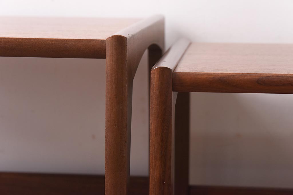 北欧家具　G-PLAN　チーク材　木のぬくもりが感じられるネストテーブル(サイドテーブル)