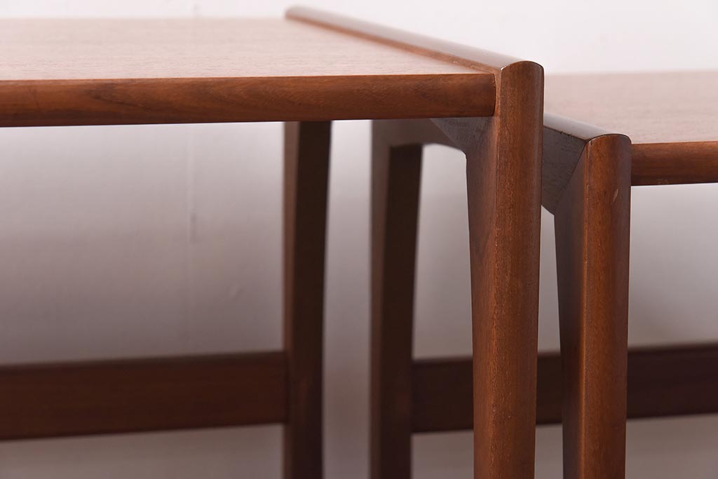 北欧家具　G-PLAN　チーク材　木のぬくもりが感じられるネストテーブル(サイドテーブル)