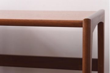 北欧家具　G-PLAN　チーク材　木のぬくもりが感じられるネストテーブル(サイドテーブル)