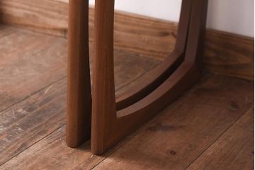 北欧家具　G-PLAN　チーク材　木のぬくもりが感じられるネストテーブル(サイドテーブル)