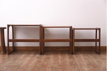 北欧家具　G-PLAN　チーク材　木のぬくもりが感じられるネストテーブル(サイドテーブル)