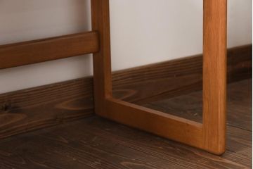 北欧家具　オーク材　明るい色味となめらかな木肌が魅力のネストテーブル(サイドテーブル)