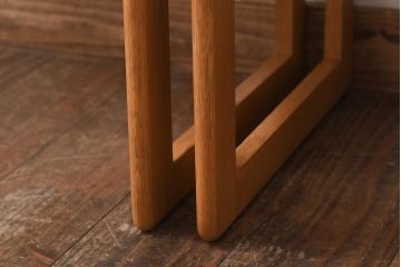 北欧家具　オーク材　明るい色味となめらかな木肌が魅力のネストテーブル(サイドテーブル)