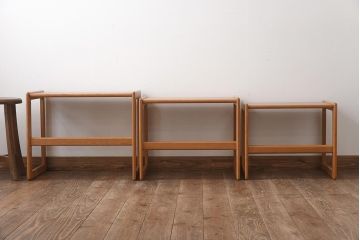 北欧家具　オーク材　明るい色味となめらかな木肌が魅力のネストテーブル(サイドテーブル)