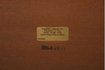 北欧家具　オーク材　明るい色味となめらかな木肌が魅力のネストテーブル(サイドテーブル)