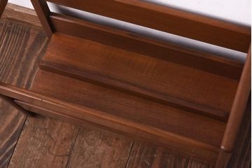 アンティーク雑貨　北欧ビンテージ　チーク材　シンプルでスタイリッシュなマガジンラック(本立て)