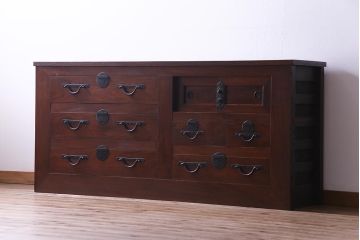 アンティーク家具　和製アンティーク　最高級品!　天板栗材　太い框が存在感を放つ明治期の箪笥サイドボード(リビングボード、水屋箪笥)