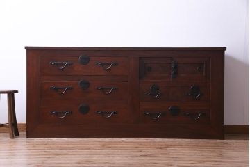 アンティーク家具　和製アンティーク　最高級品!　天板栗材　太い框が存在感を放つ明治期の箪笥サイドボード(リビングボード、水屋箪笥)
